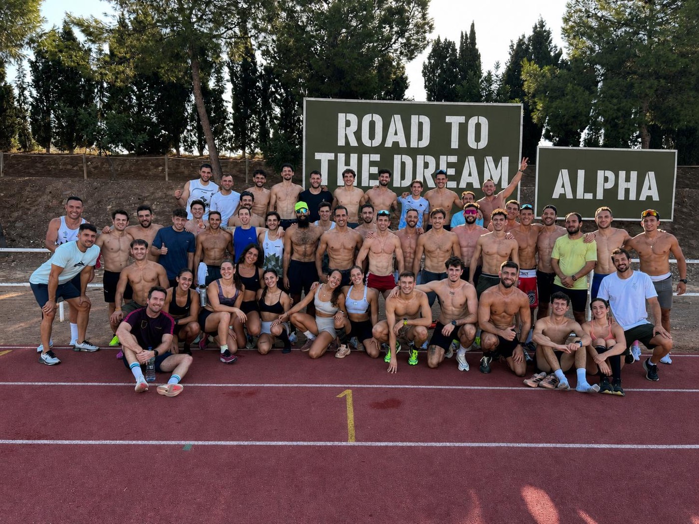 Alumnos de Alpha entrenando — foto 1